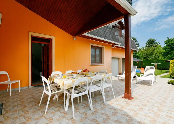 Vakantiehuis Narcisse By Interhome Balatonszarszo